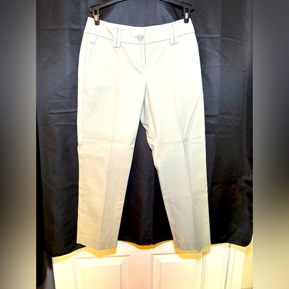 Ann Taylor LOFT Womens SIZE 0 Lite Khaki Julie Cropped Flat Front CHINOS Pants - Picture 1 of 8